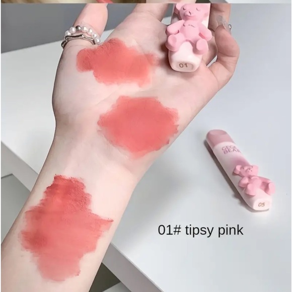 HP 🥳Gege Bear lipstick velvet soft mist matte in #01 tipsy pink - Picture 2 of 8